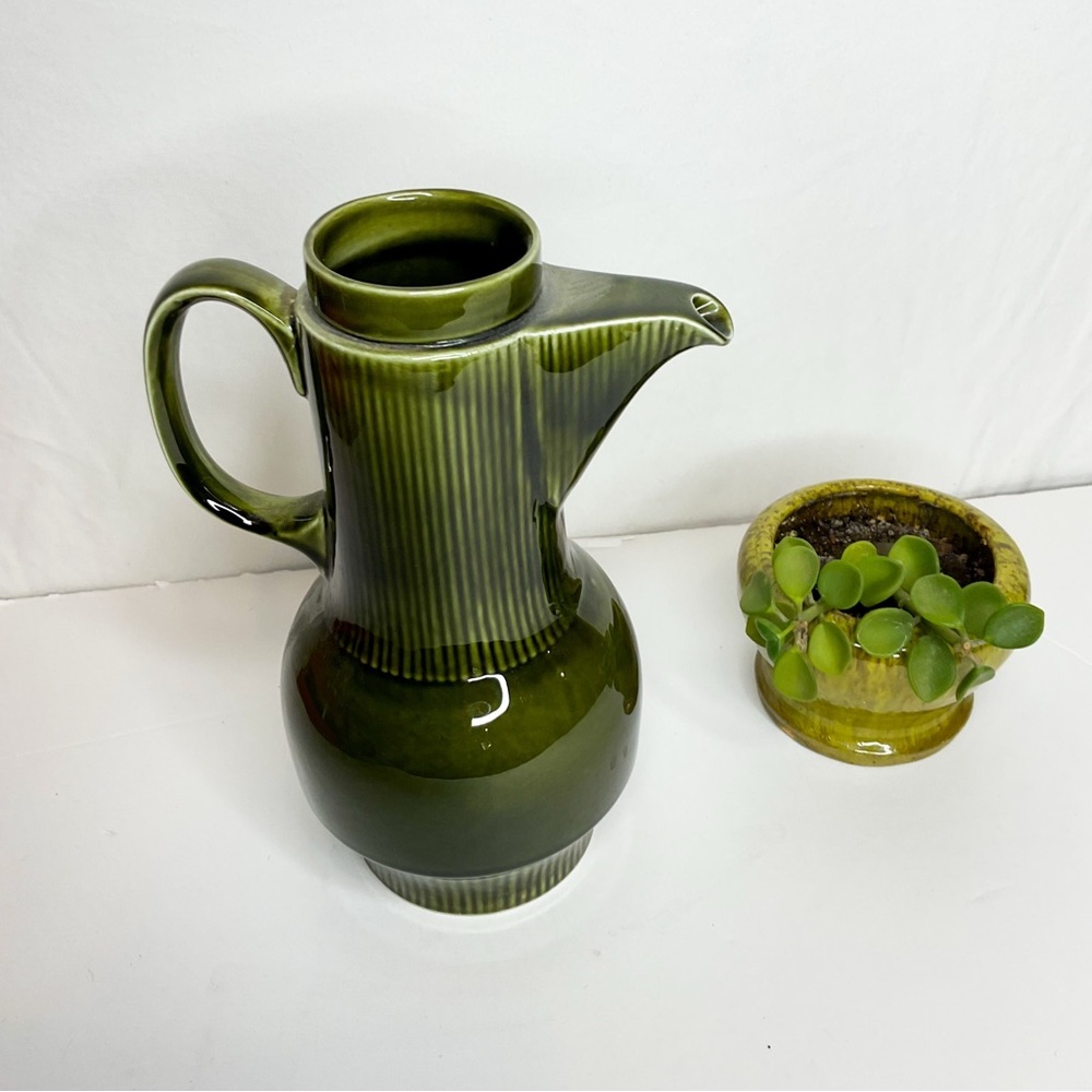 Vintage Arklow Ireland Olive Green Ribbed Ceramic Pitcher - Picture 3 of 6